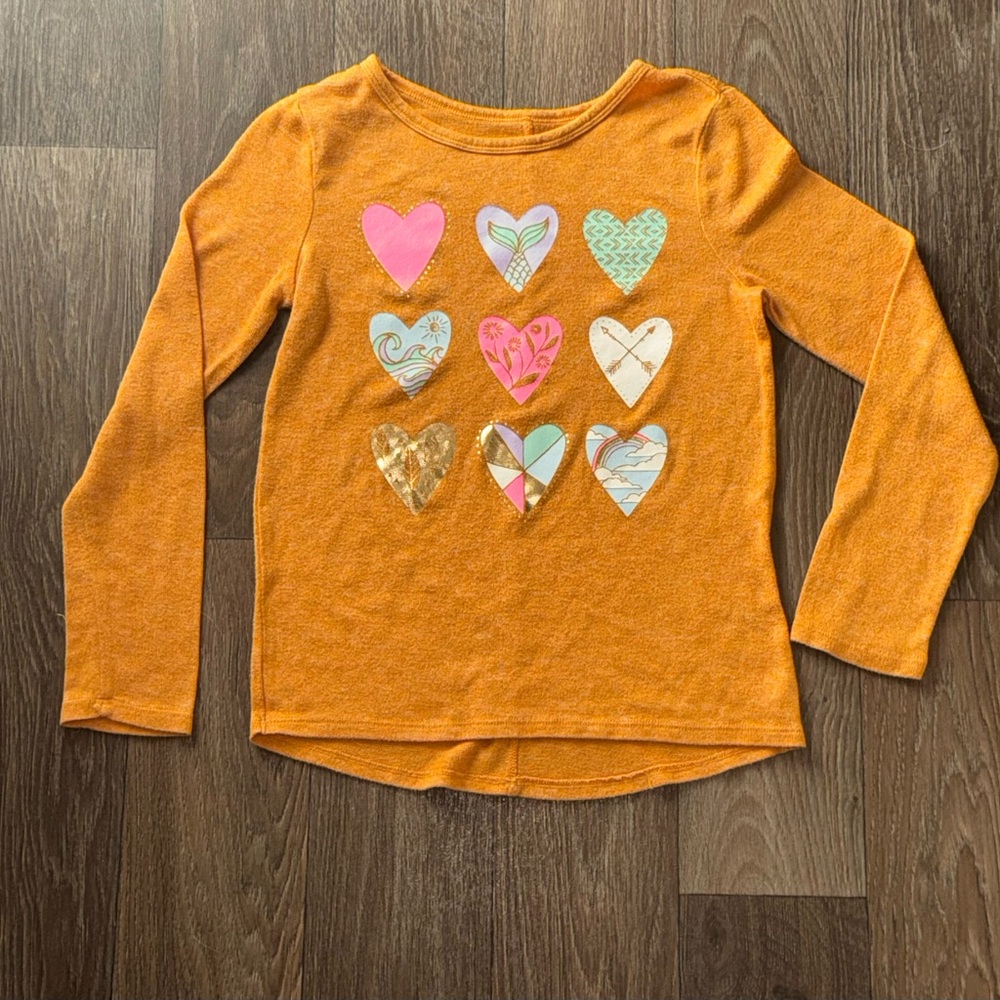 SO Girl's Hearts Favorite Graphic Tee Medium